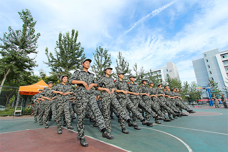 西安学校军训服务为什么选择率然？